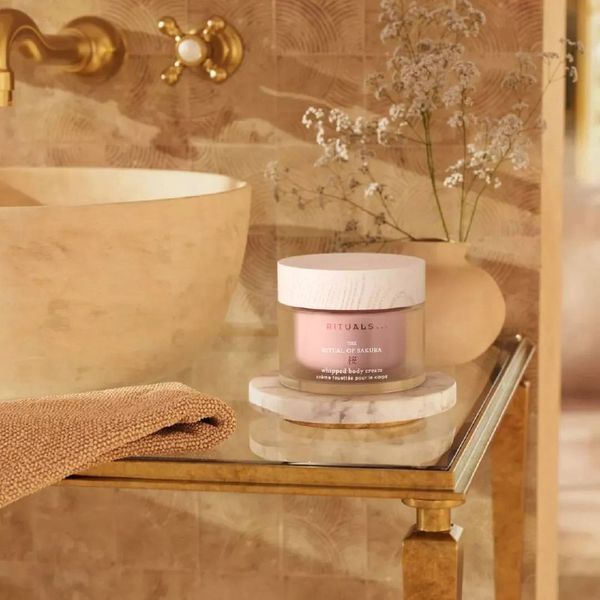 Крем для тіла в упакуванні 220 ml Sakura 0100200151503 фото